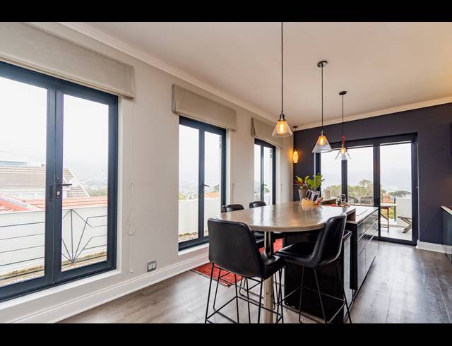 2 BEDROOM APARTMENT FOR SALE IN VREDEHOEK
